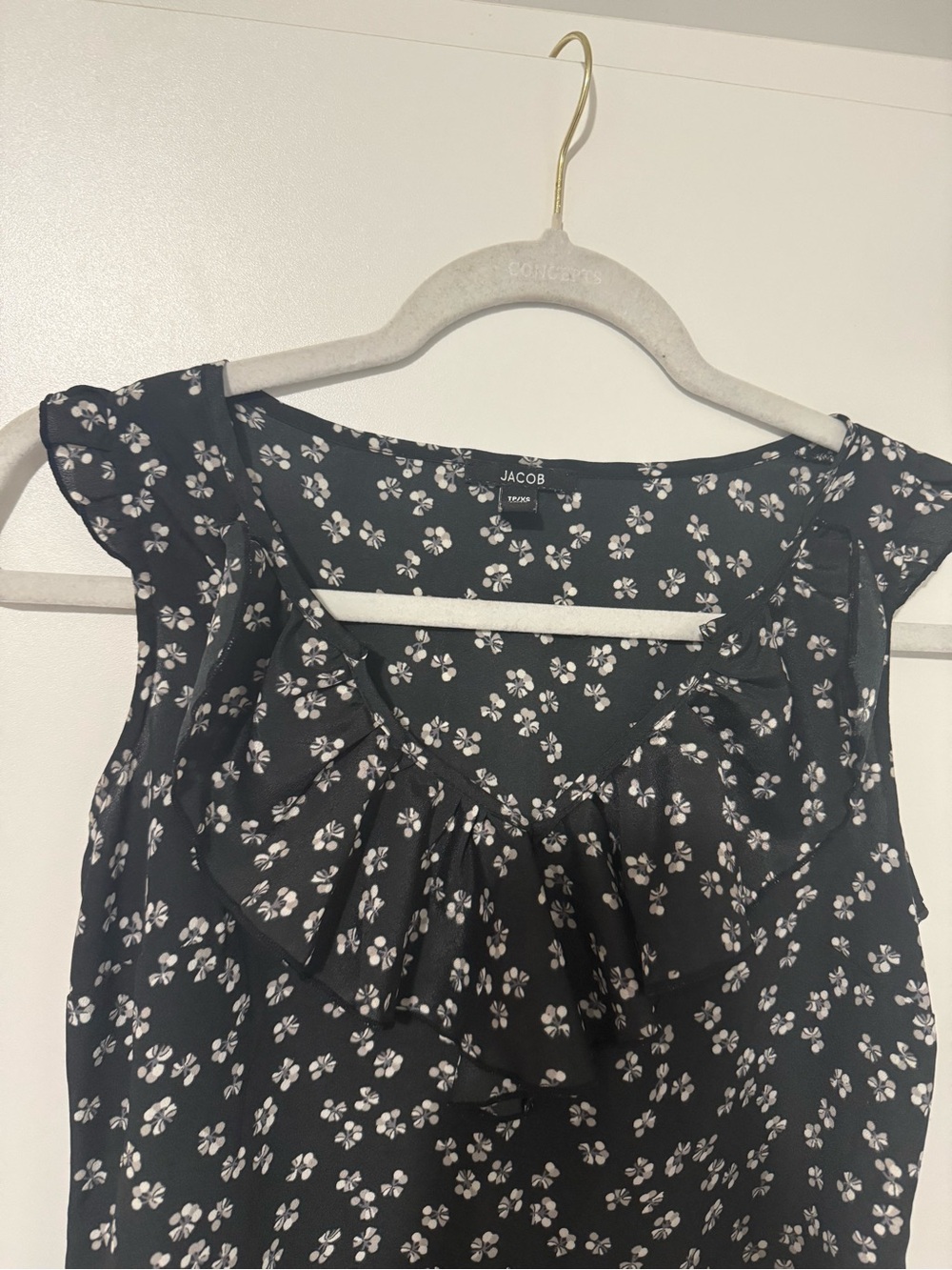 178. Jacob Black Floral Ruffle Sleeveless Top XS Cottagecore Dark Romantic - Picture 2 of 7